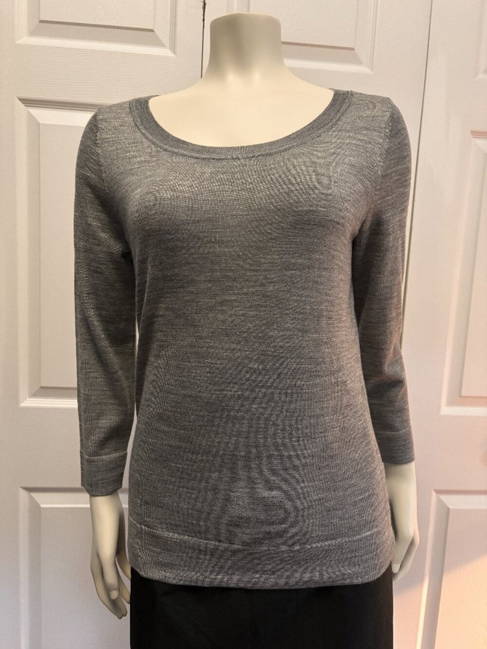Ann Taylor LOFT Gray Button Back Knit Top Size Small NWT